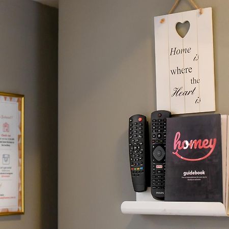 Chic Accommodation With Breathtaking Views Over Calea Victoriei - Your Central Heaven Bukarest Eksteriør billede