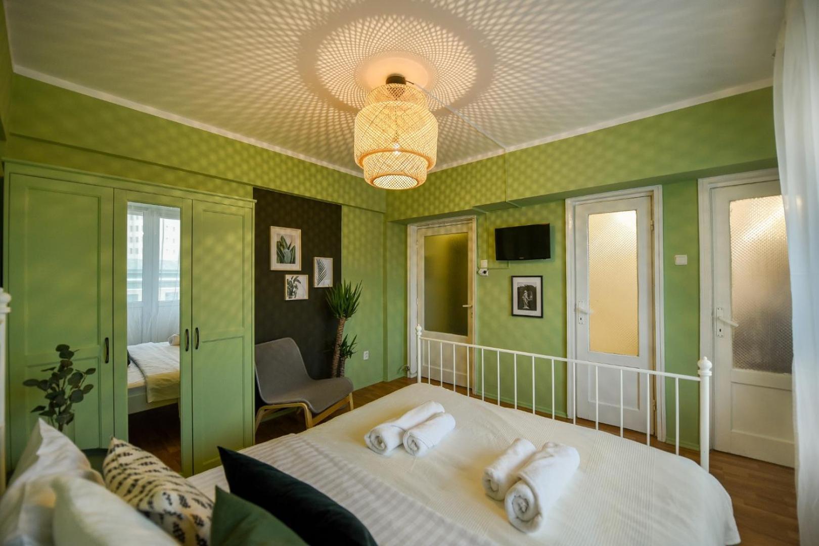 Chic Accommodation With Breathtaking Views Over Calea Victoriei - Your Central Heaven Bukarest Eksteriør billede