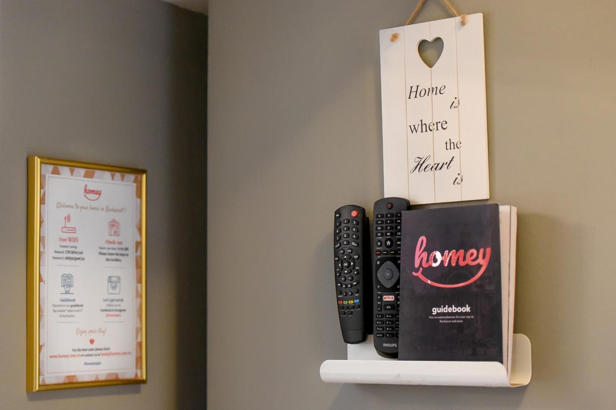 Chic Accommodation With Breathtaking Views Over Calea Victoriei - Your Central Heaven Bukarest Eksteriør billede